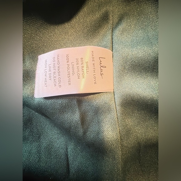 Lulu's Chic Status Emerald Green Floral Velvet Burnout Wrap Midi Dress Size XS - Picture 8 of 9